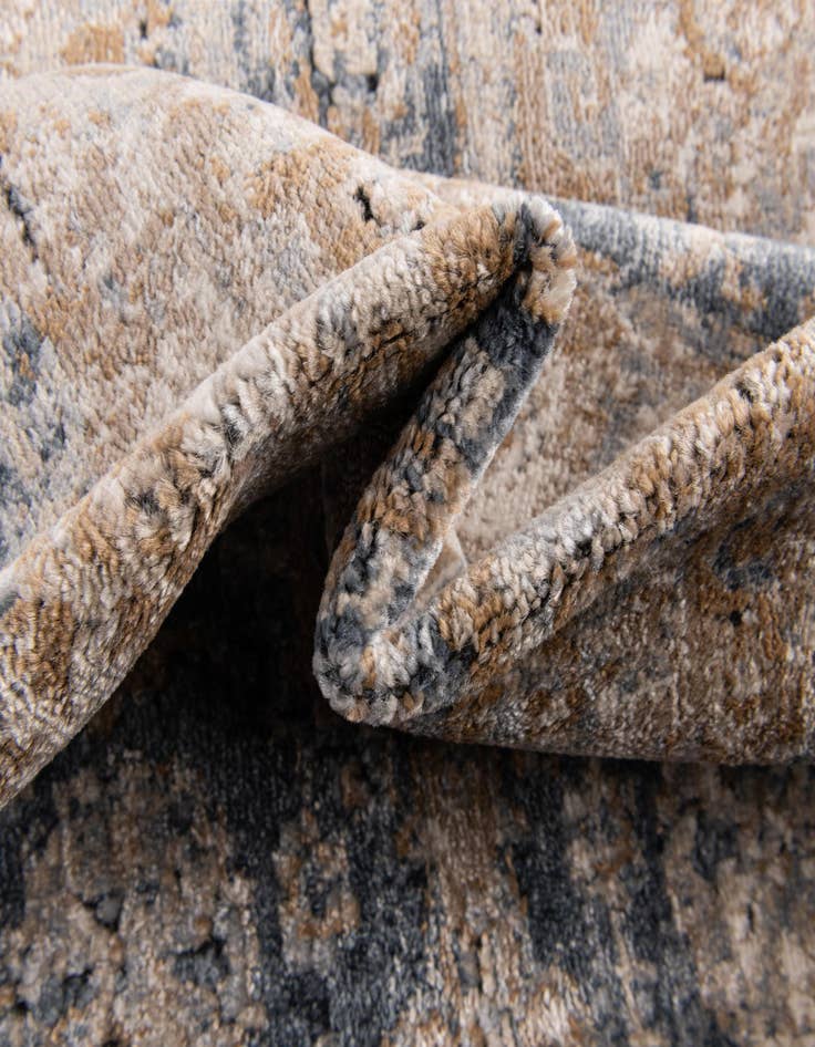 Detail image of  2' 4 x 7' 10 Eliza Runner Rug