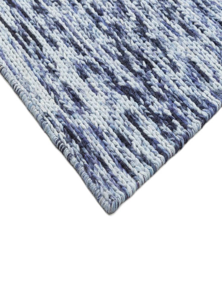 Detail image of  2' 4 x 4' 6  Hand Woven Lana New Zealand Wool Runner Rug