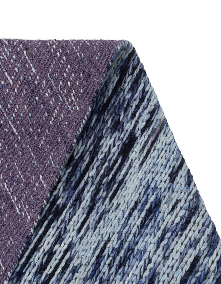 Detail image of  2' 4 x 4' 6  Hand Woven Lana New Zealand Wool Runner Rug