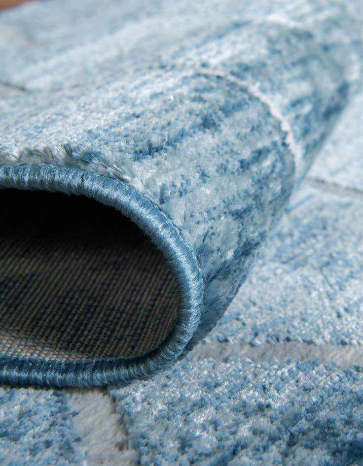 Detail image of  3' x 19' 8 Lattice Trellis Runner Rug