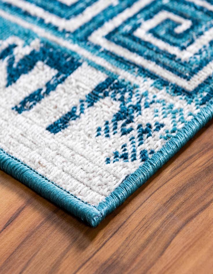 Detail image of  2' 7 x 10' Lucerne Runner Rug