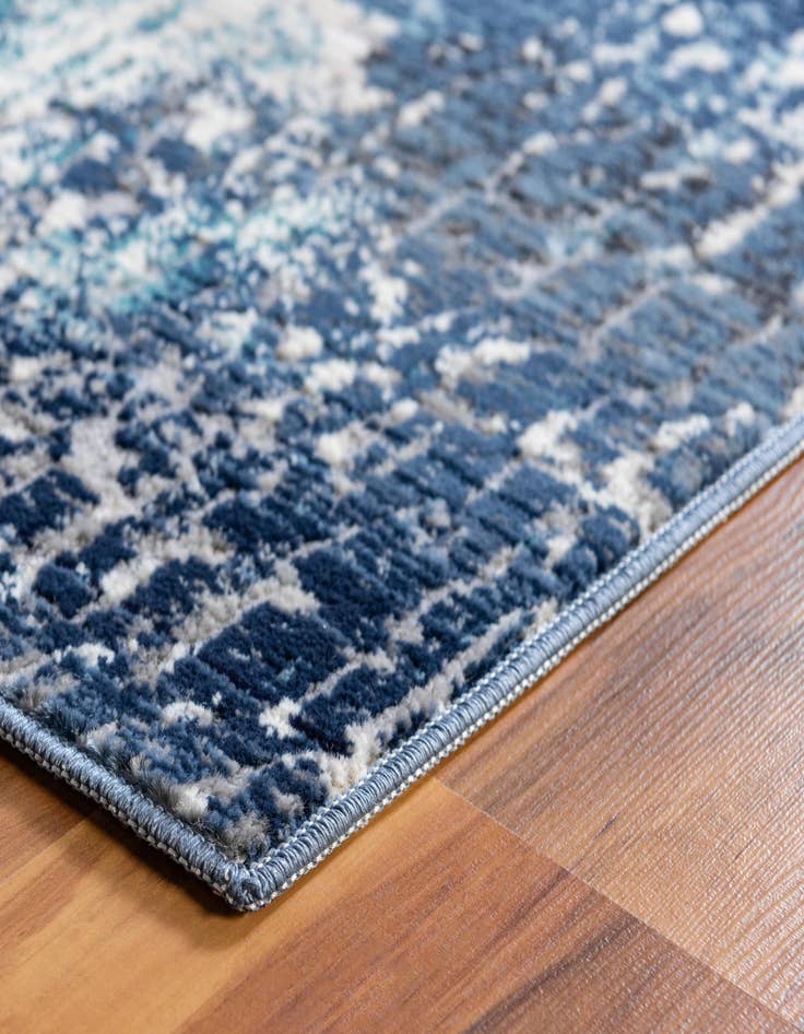 Detail image of  2' 7 x 9' 10 Malibu Runner Rug