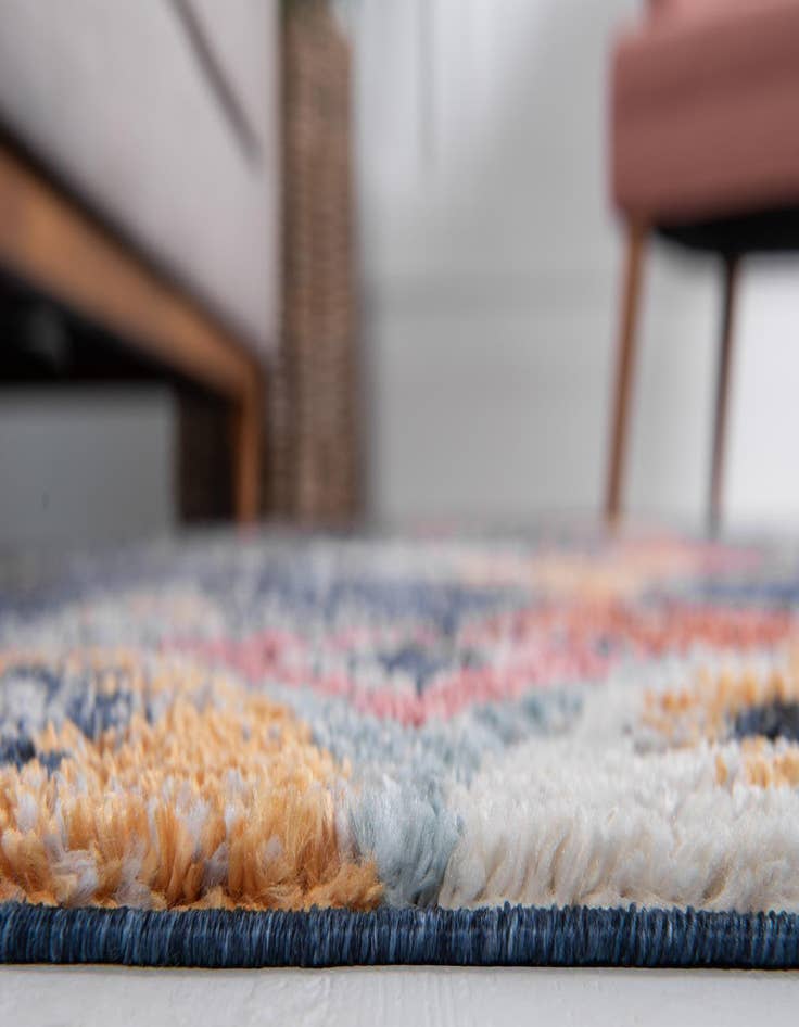 Detail image of  2' 7 x 10' Morocco Runner Rug