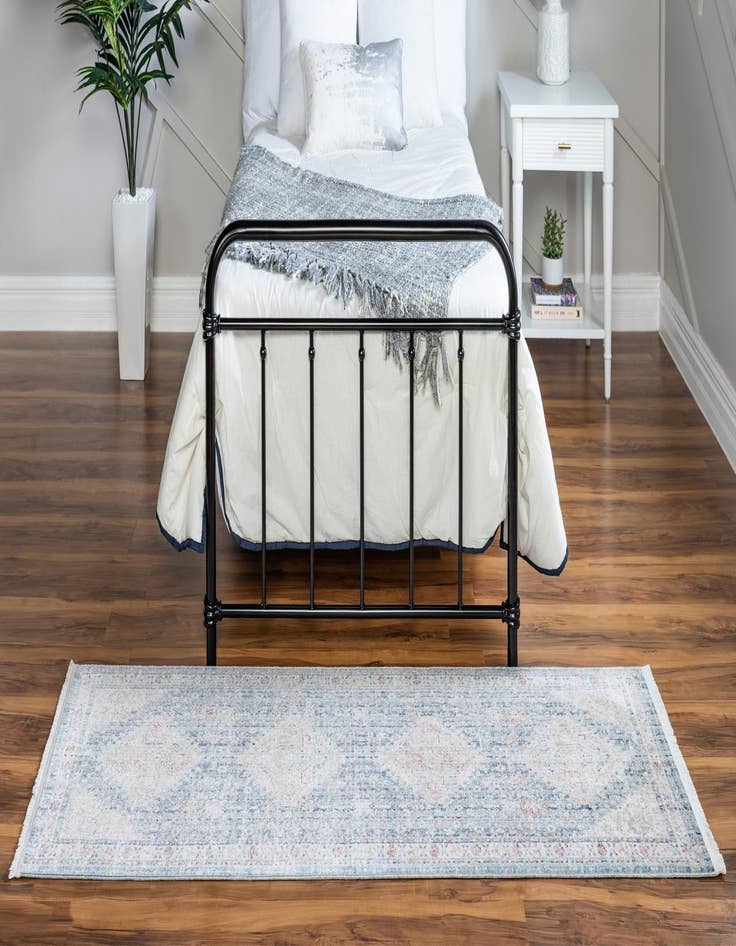 Detail image of  2' 7 x 10' Noble Runner Rug