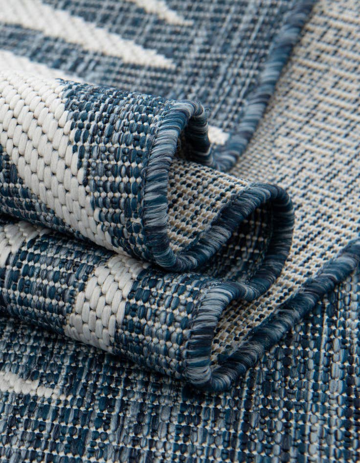 Detail image of  2' 7 x 10'  Washable Botanical Indoor / Outdoor Runner Rug