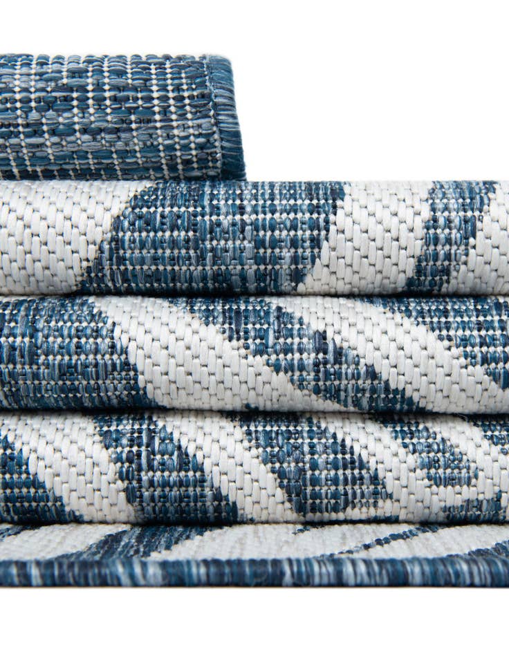 Detail image of  2' 7 x 10'  Washable Botanical Indoor / Outdoor Runner Rug