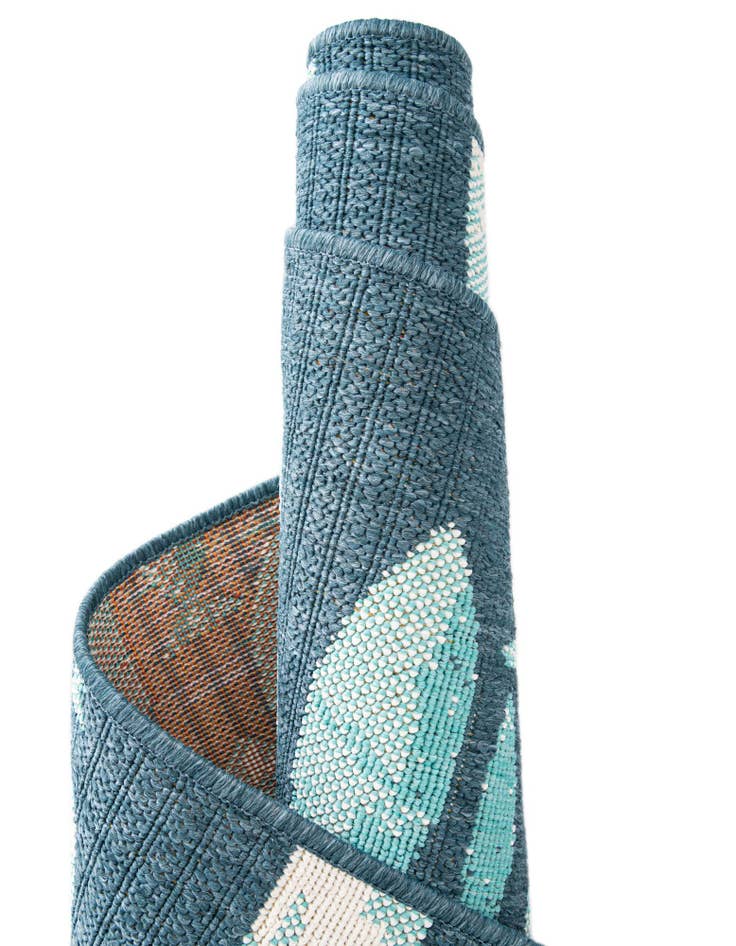 Detail image of  2' 7 x 10'  Washable Coastal Indoor / Outdoor Runner Rug