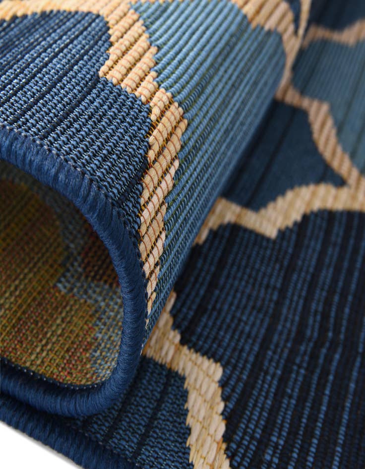 Detail image of  2' x 6'  Washable Lattice Indoor / Outdoor Runner Rug