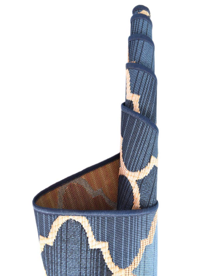 Detail image of  2' x 6'  Washable Lattice Indoor / Outdoor Runner Rug