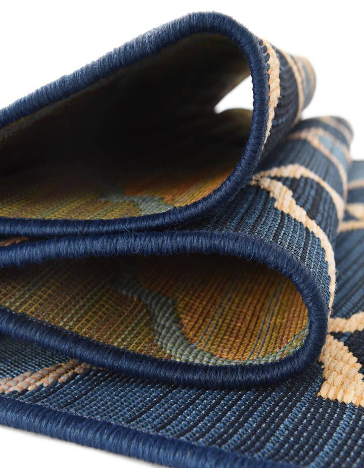 Detail image of  2' x 6'  Washable Lattice Indoor / Outdoor Runner Rug