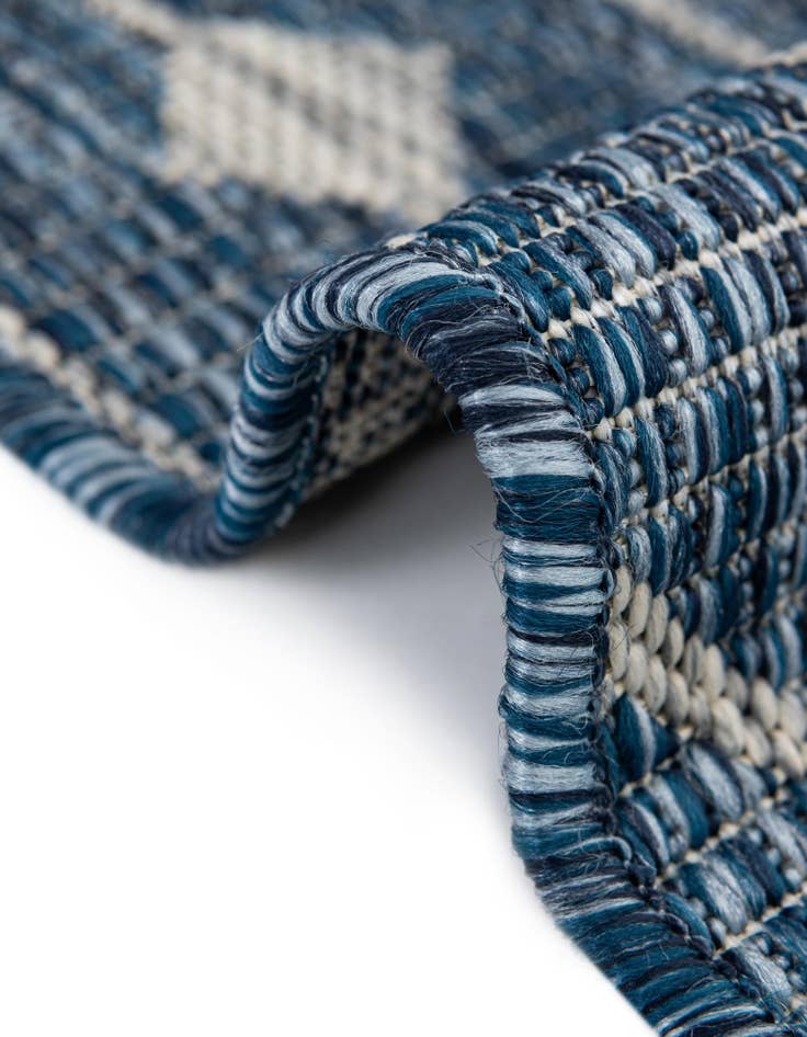 Detail image of  2' x 6'  Washable Lattice Indoor / Outdoor Runner Rug