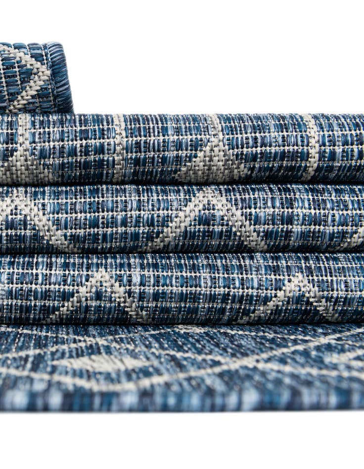 Detail image of  2' x 6'  Washable Lattice Indoor / Outdoor Runner Rug