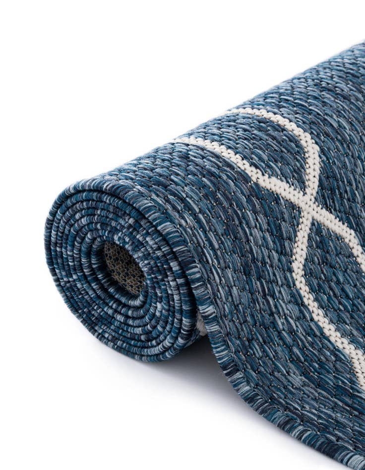 Detail image of  2' x 6'  Washable Lattice Indoor / Outdoor Runner Rug