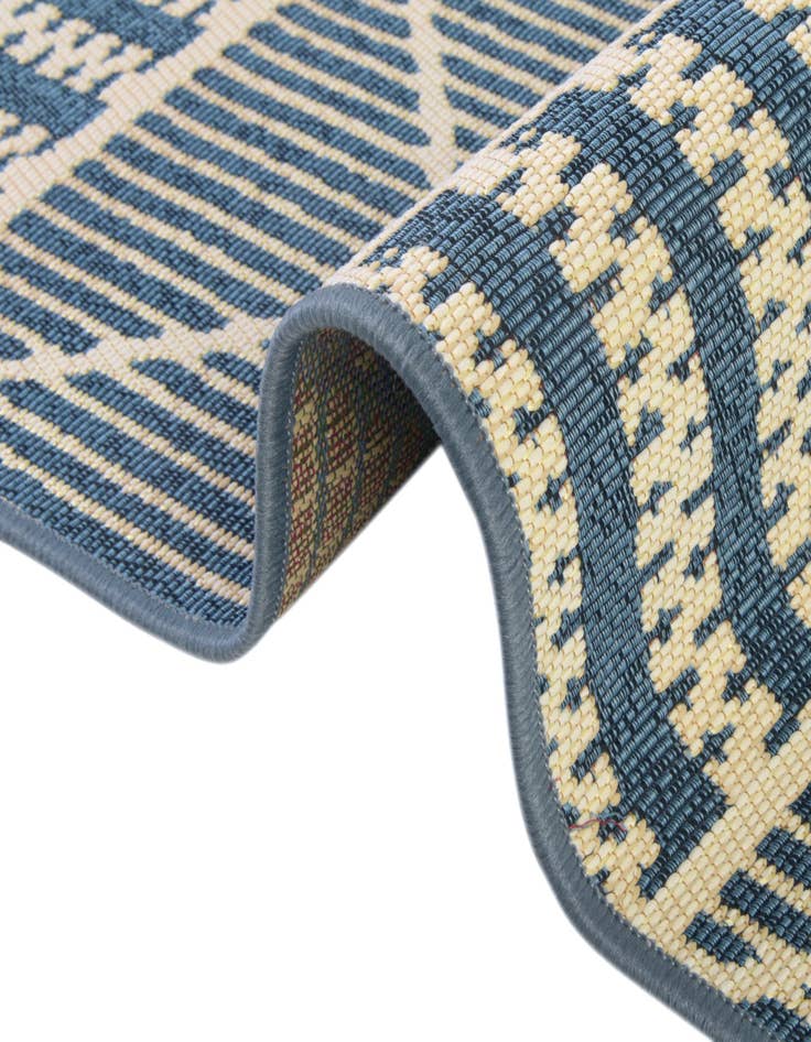 Detail image of  2' 7 x 5' 3  Washable Lattice Indoor / Outdoor Runner Rug