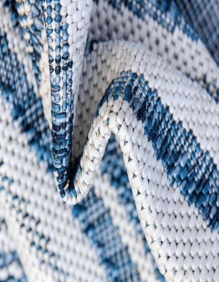 Detail image of  2' x 6'  Washable Modern Indoor / Outdoor Runner Rug