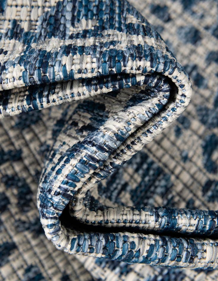 Detail image of  2' x 6'  Washable Traditional Indoor / Outdoor Runner Rug