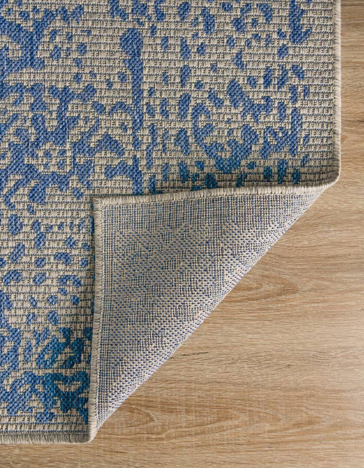 Detail image of  2' x 6'  Washable Traditional Indoor / Outdoor Runner Rug