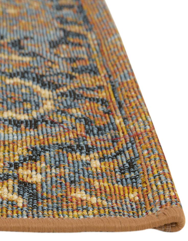 Detail image of  2' 7 x 5' 3  Washable Traditional Indoor / Outdoor Runner Rug