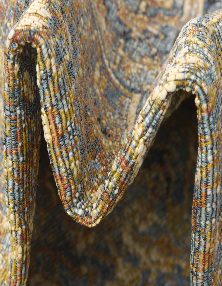 Detail image of  2' 7 x 5' 3  Washable Traditional Indoor / Outdoor Runner Rug