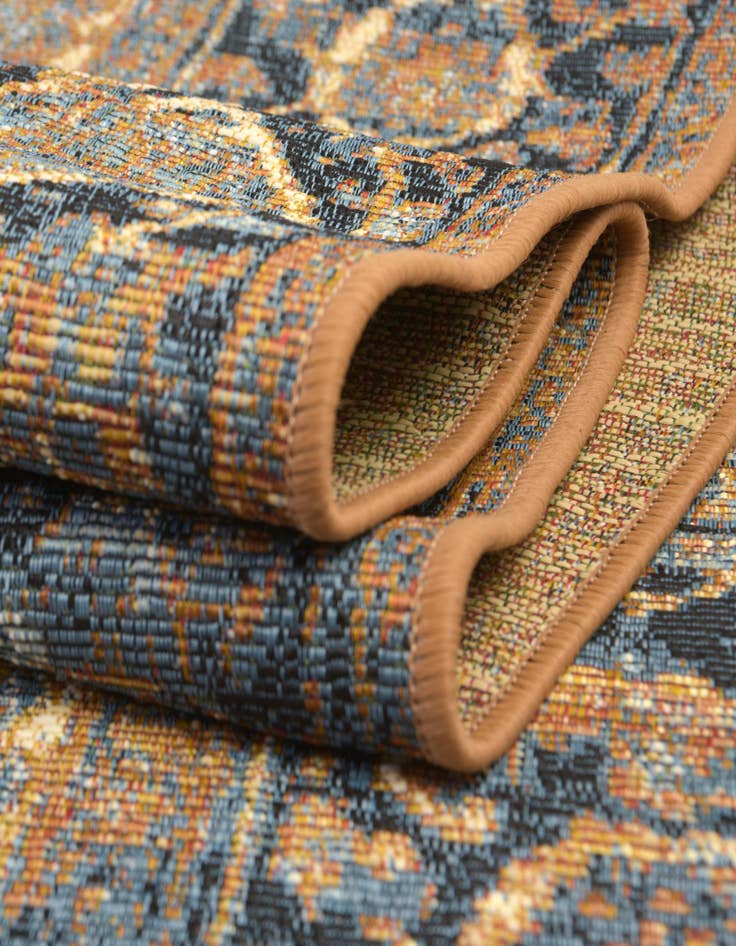 Detail image of  2' 7 x 5' 3  Washable Traditional Indoor / Outdoor Runner Rug