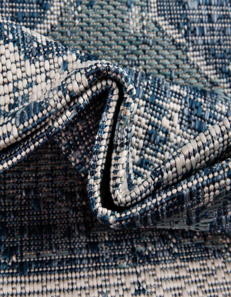 Detail image of  2' 7 x 12'  Washable Traditional Indoor / Outdoor Runner Rug