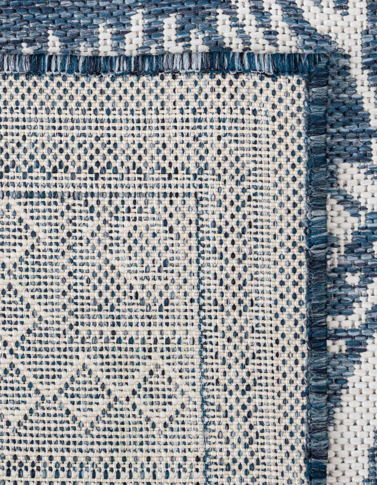 Detail image of  2' x 4'  Washable Traditional Indoor / Outdoor Runner Rug