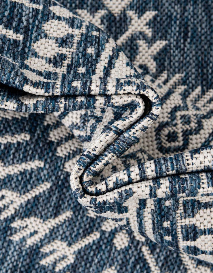 Detail image of  2' x 5' 3  Washable Traditional Indoor / Outdoor Runner Rug