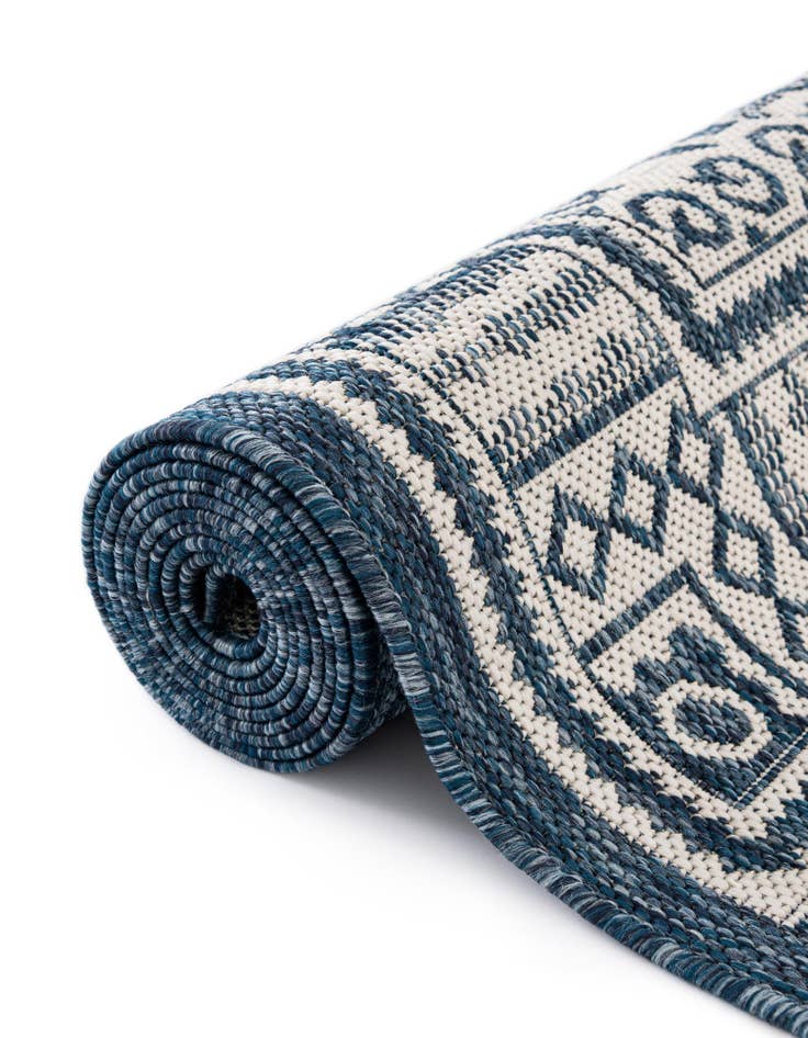 Detail image of  2' x 5' 3  Washable Traditional Indoor / Outdoor Runner Rug