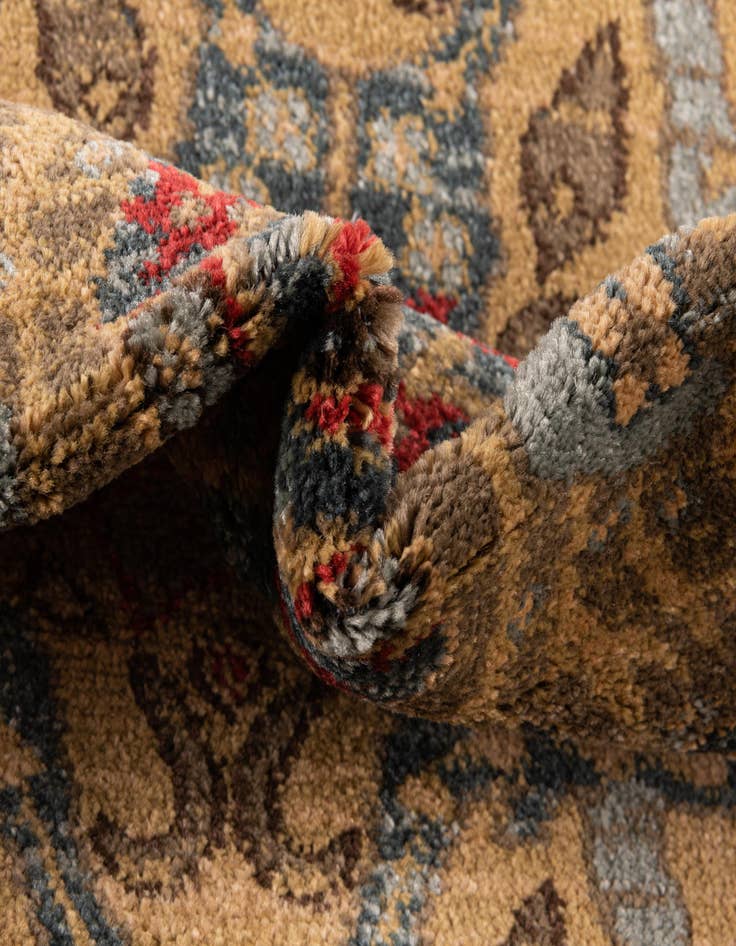 Detail image of  2' 7 x 13' Sara Runner Rug