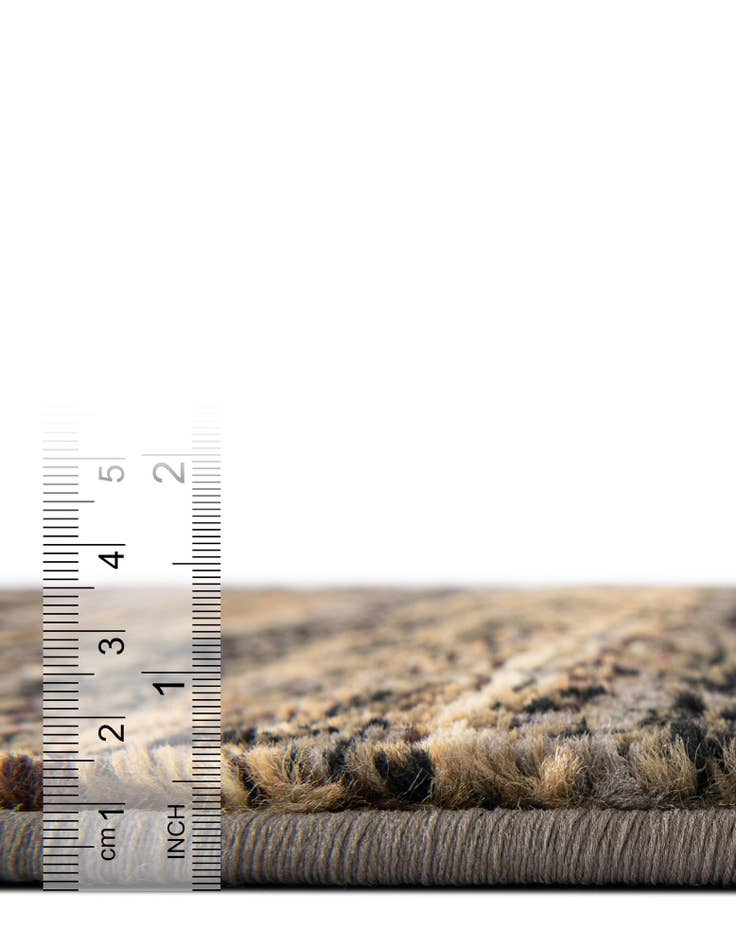 Detail image of  2' 7 x 10' Saturn Runner Rug