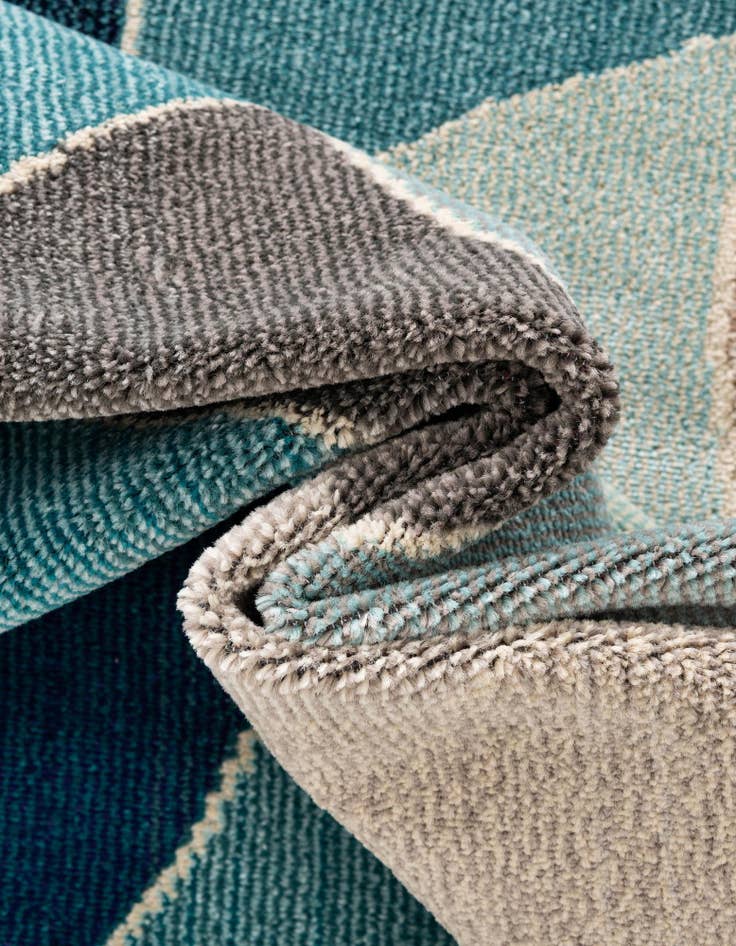 Detail image of  2' 7 x 10'  Washable Theia Runner Rug