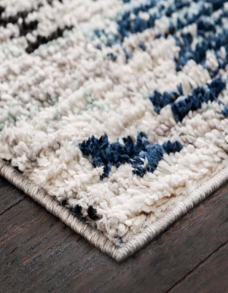 Detail image of  2' 7 x 12' Tucson Runner Rug