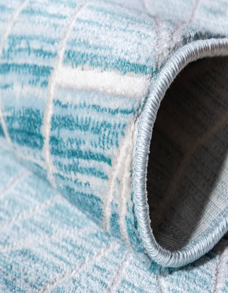 Detail image of Jill Zarin 2' 7 x 8' Uptown Fifth Avenue Runner Rug