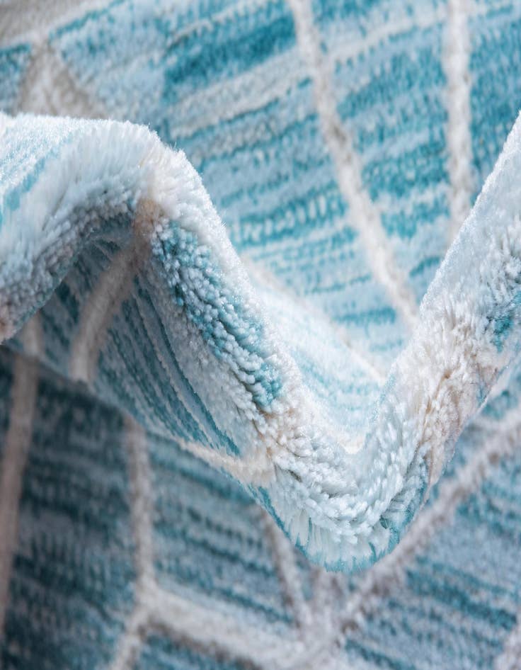 Detail image of Jill Zarin 2' 7 x 8' Uptown Fifth Avenue Runner Rug