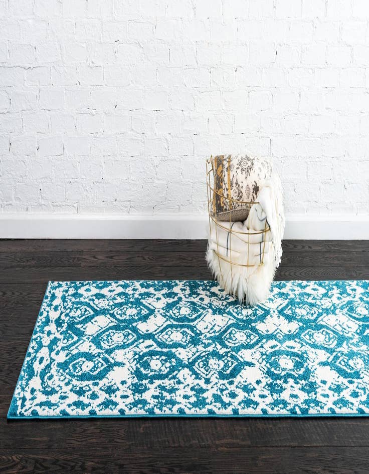 Detail image of 2' 7 x 10' Veneto Runner Rug