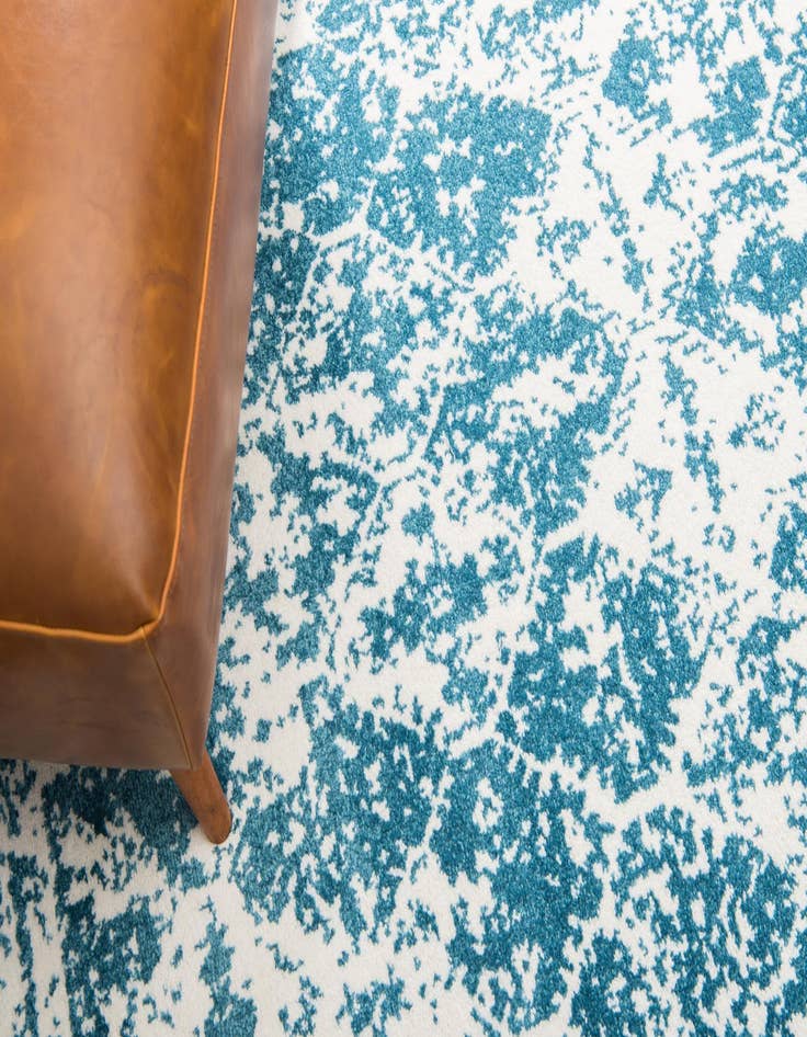 Detail image of 2' x 6' Veneto Runner Rug