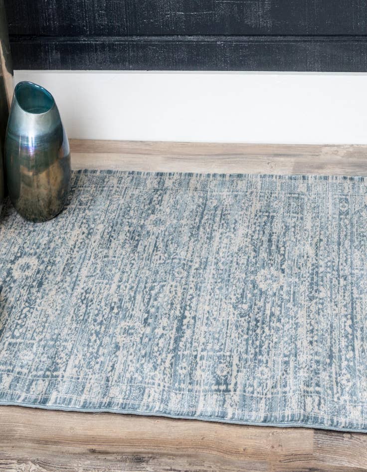 Detail image of  2' 7 x 10' Victoria Runner Rug