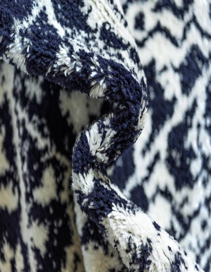 Detail image of  5' 3 x 5' 3 Arlington Square Rug