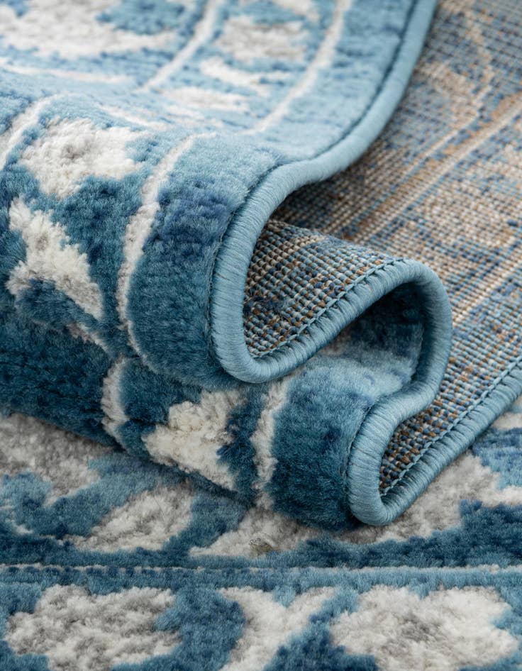 Detail image of  5' 3 x 5' 3 Boston Square Rug