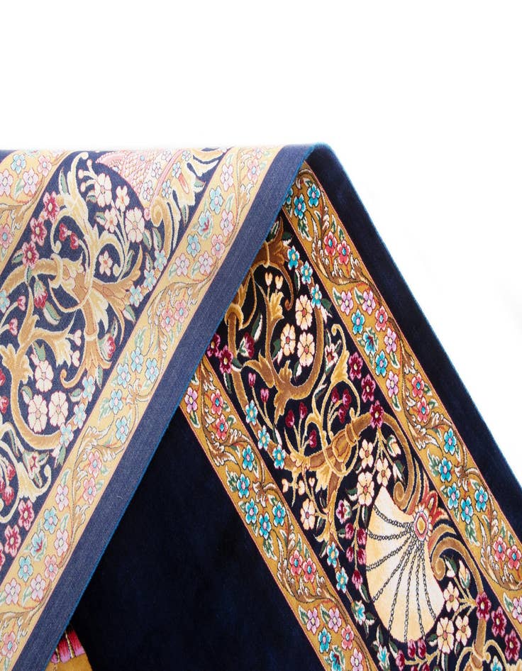 Detail image of  4' 11 x 4' 11 Ghom Design Square Rug