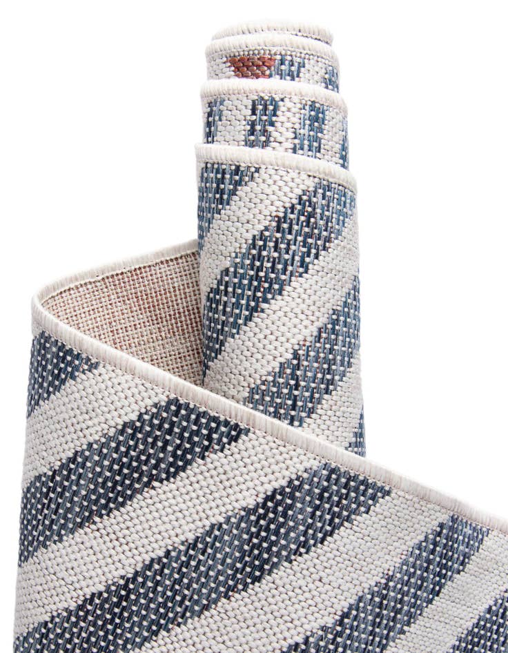 Detail image of  7' 10 x 7' 10  Washable Jill Zarin Indoor / Outdoor Square Rug