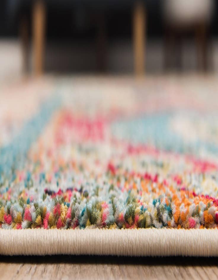 Detail image of  8' x 8'  Washable Mesa Square Rug