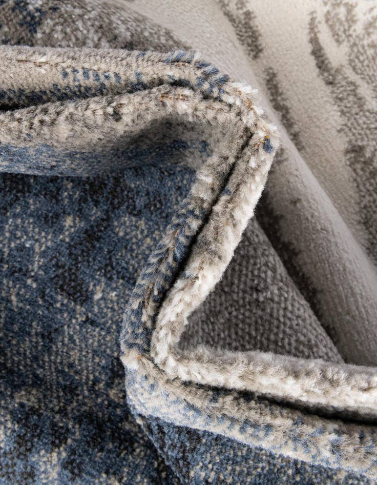 Detail image of  7' 10 x 7' 10 Oslo Square Rug