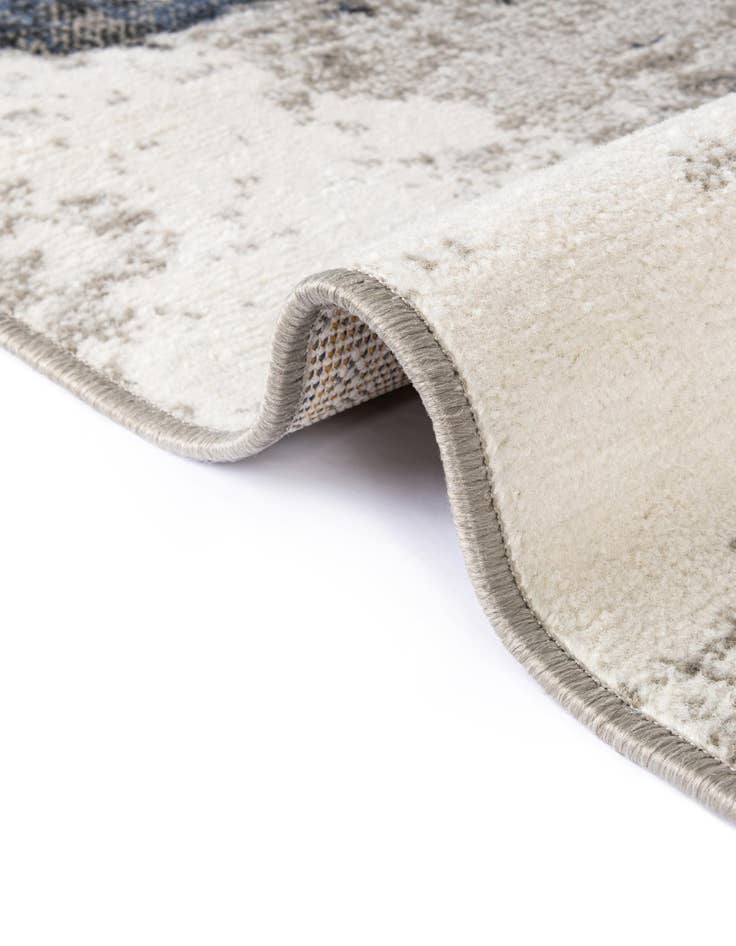 Detail image of  7' 10 x 7' 10 Oslo Square Rug