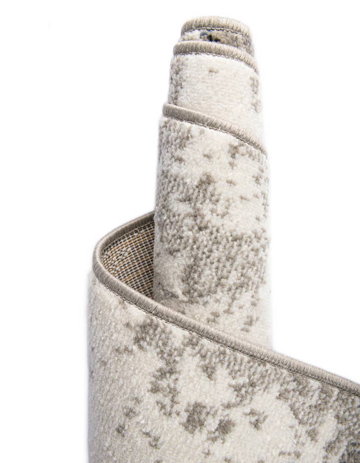 Detail image of  7' 10 x 7' 10 Oslo Square Rug