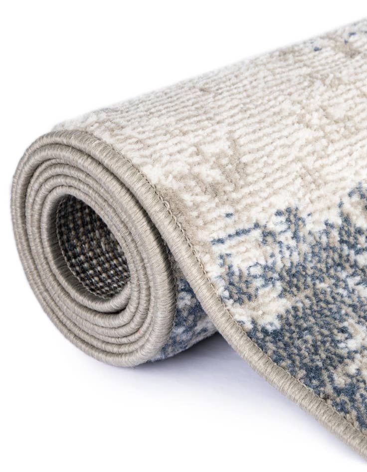 Detail image of  7' 10 x 7' 10 Oslo Square Rug