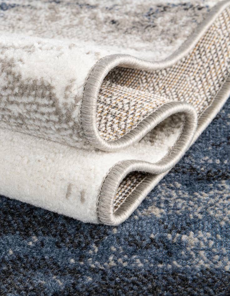 Detail image of  7' 10 x 7' 10 Oslo Square Rug