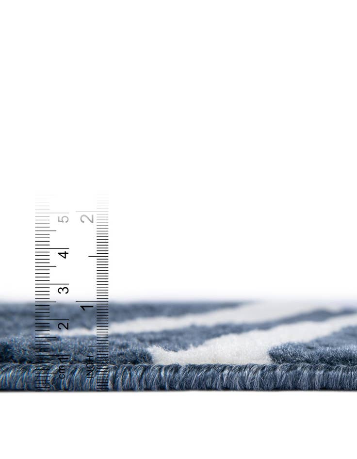 Detail image of  7' 10 x 7' 10 Oslo Square Rug