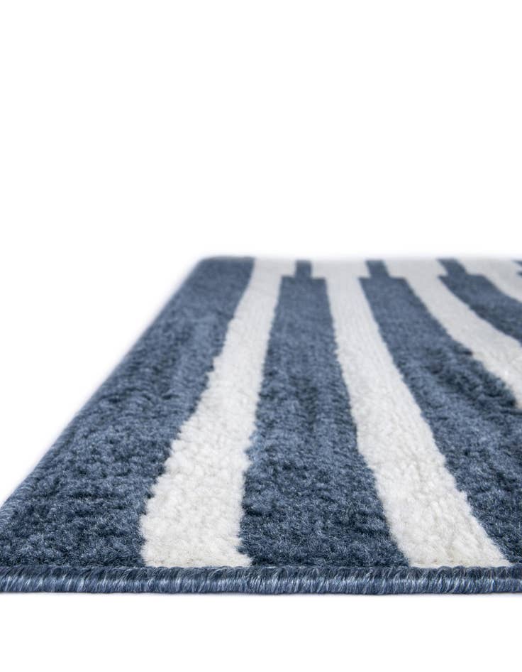 Detail image of  7' 10 x 7' 10 Oslo Square Rug