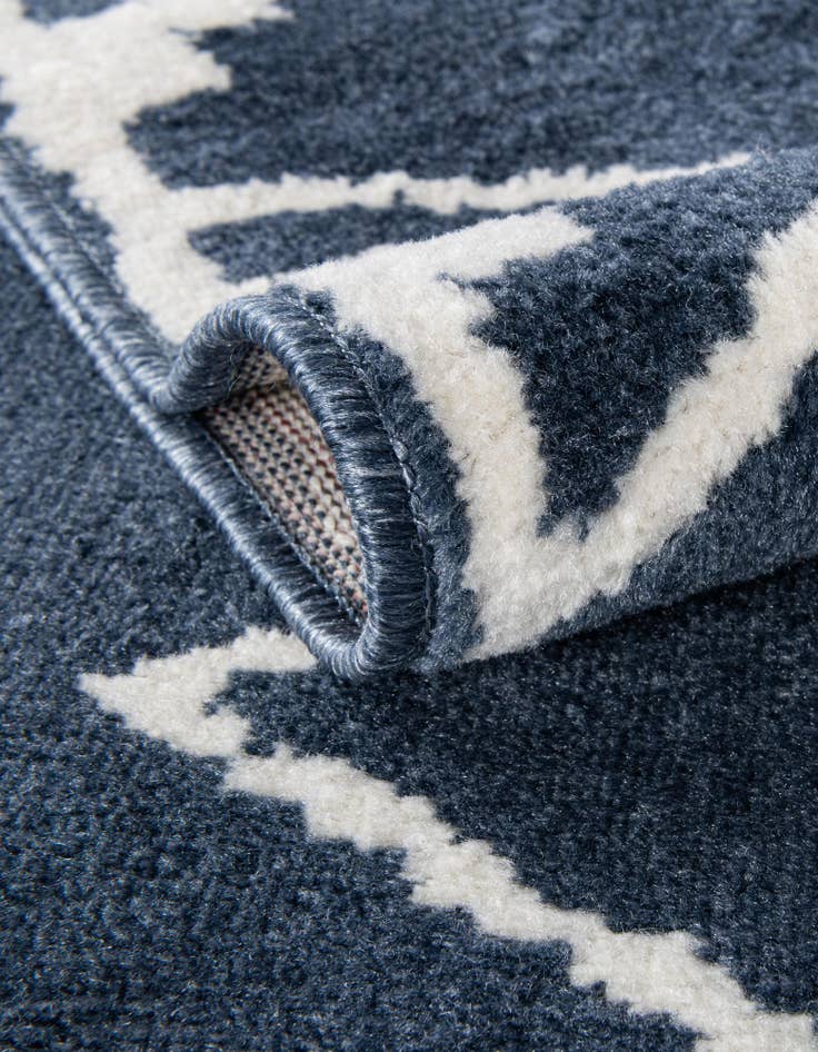 Detail image of  7' 10 x 7' 10 Oslo Square Rug